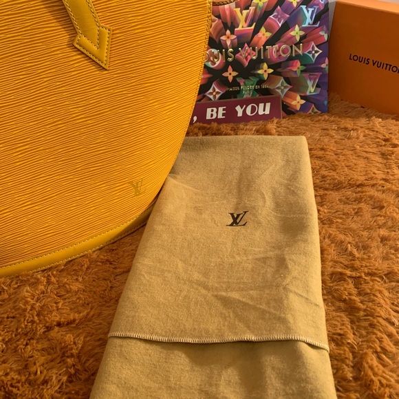 💯 Authentic LV Epi Leather Saint Jacques - Picture 16 of 16